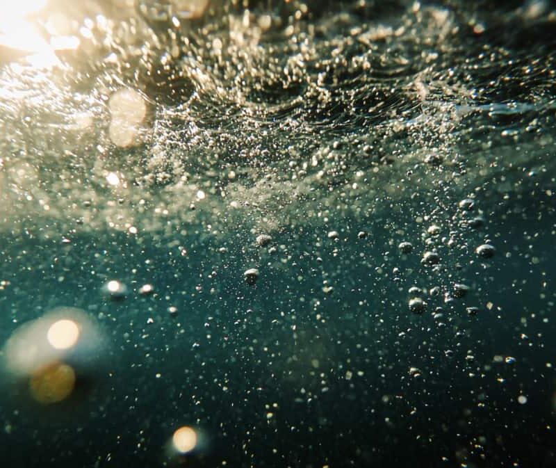 Image of the sky from under water with bubbles around to illustrate a sleeping pill overdose